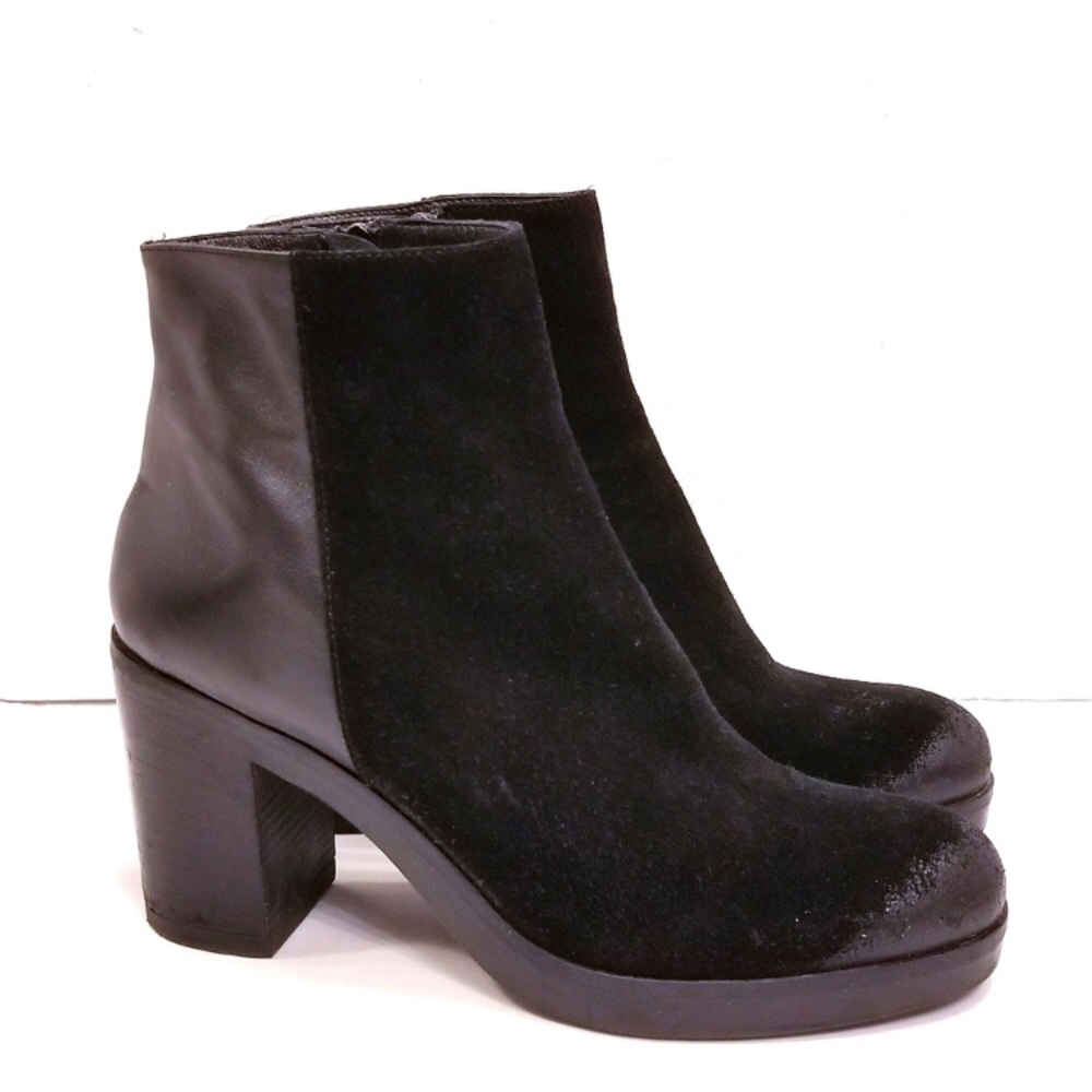 STRATEGIA Black Ankle Boots